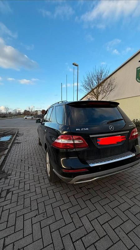 Gebraucht Mercedes ML250 204 PS (150 kW) 2013 Schwarz SUV