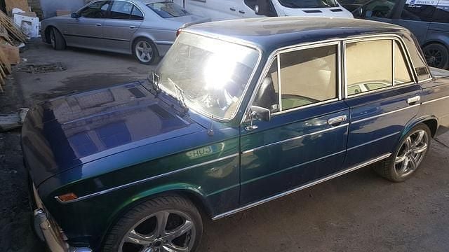 Usata Lada 2103 75 CV (55 kW) 1982 Blu Berlina