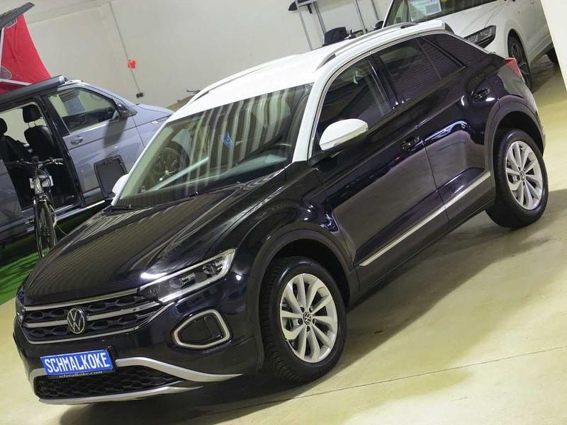 Gebraucht VW T-Roc Style 150 PS (110 kW) 2024 Deep black pearlescent (metallic) SUV
