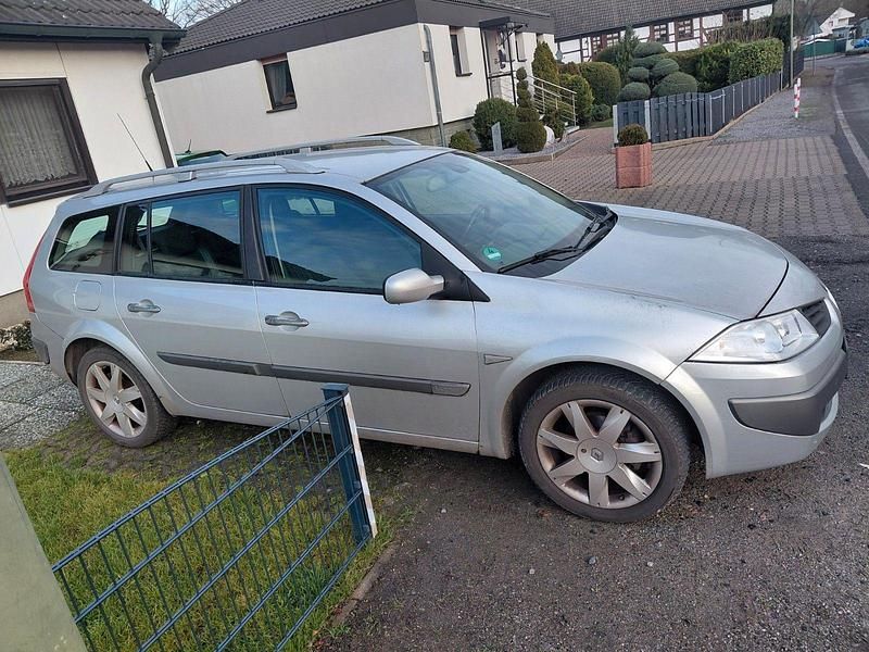 Silber Gebraucht 2006 Renault Mégane GrandTour Exception Kombi | 1.500 € (Fairer Preis) - Bild 1/4