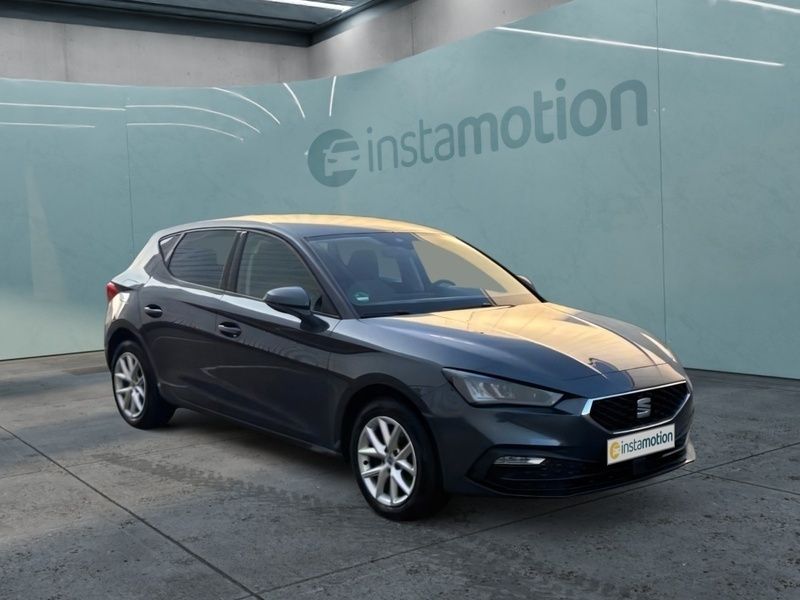 Grau Gebraucht 2024 Seat Leon Style Limousine | 23.480 € (Etwas zu teuer) - Bild 1/4