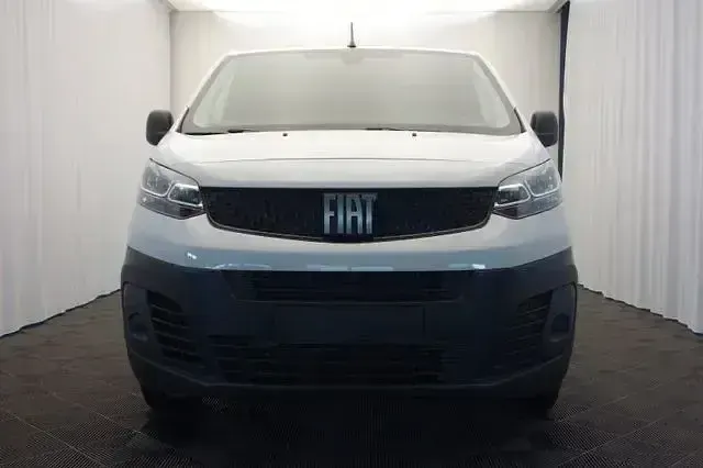 Gebraucht Fiat Scudo 144 PS (105 kW) 2023 Weiß Van