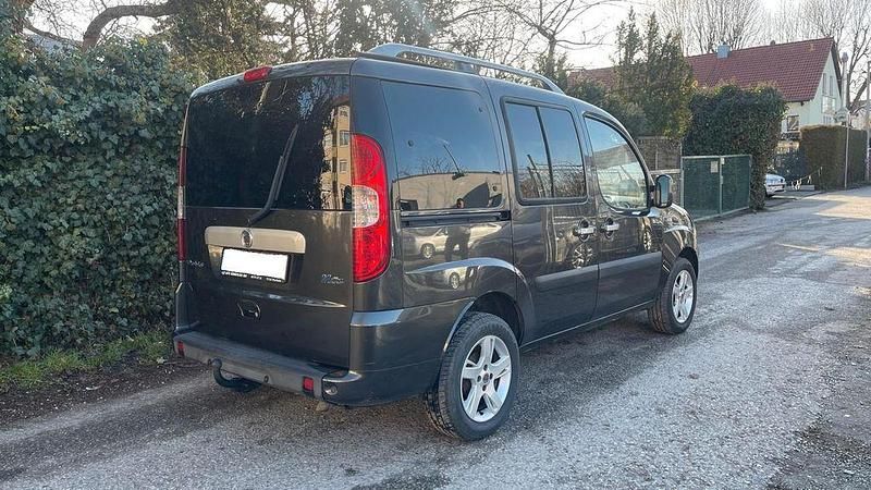 Gebraucht Fiat Doblò 120 PS (88 kW) 2009 Grau Van / Kleinbus
