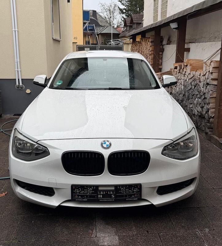 Weiß Gebraucht 2013 BMW 116 Kleinwagen | 5.699 € (Guter Preis) - Bild 1/4
