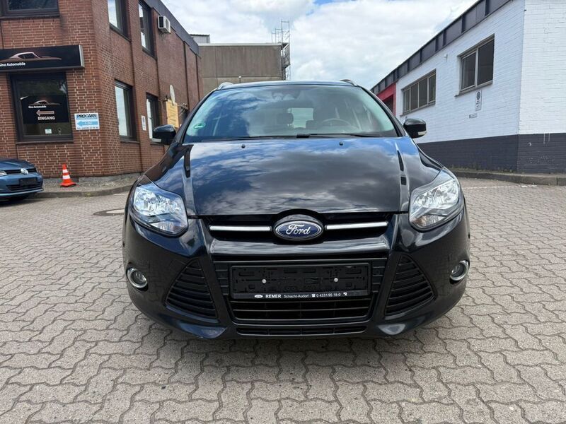 Schwarz Gebraucht 2014 Ford Focus Titanium Kombi | 6.795 € (Fairer Preis) - Bild 1/4