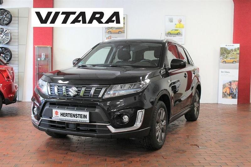 Gebraucht Suzuki Vitara 102 PS (75 kW) 2023 Schwarz SUV