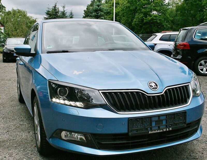 Blau Gebraucht 2016 Skoda Fabia Joy Limousine | 7.990 € (Guter Preis) - Bild 1/4
