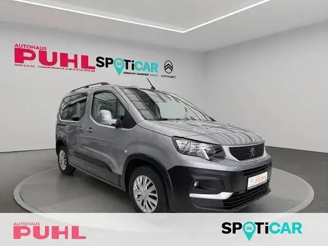 Gebraucht Peugeot Rifter 110 PS (80 kW) 2019 Grau artense/typ aussenverkle Van / Kleinbus