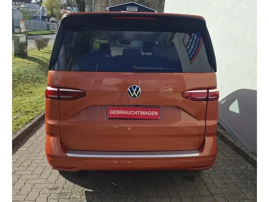 Gebraucht VW Multivan S 136 PS (100 kW) 2022 Energetic orange (metallic) Van / Kleinbus