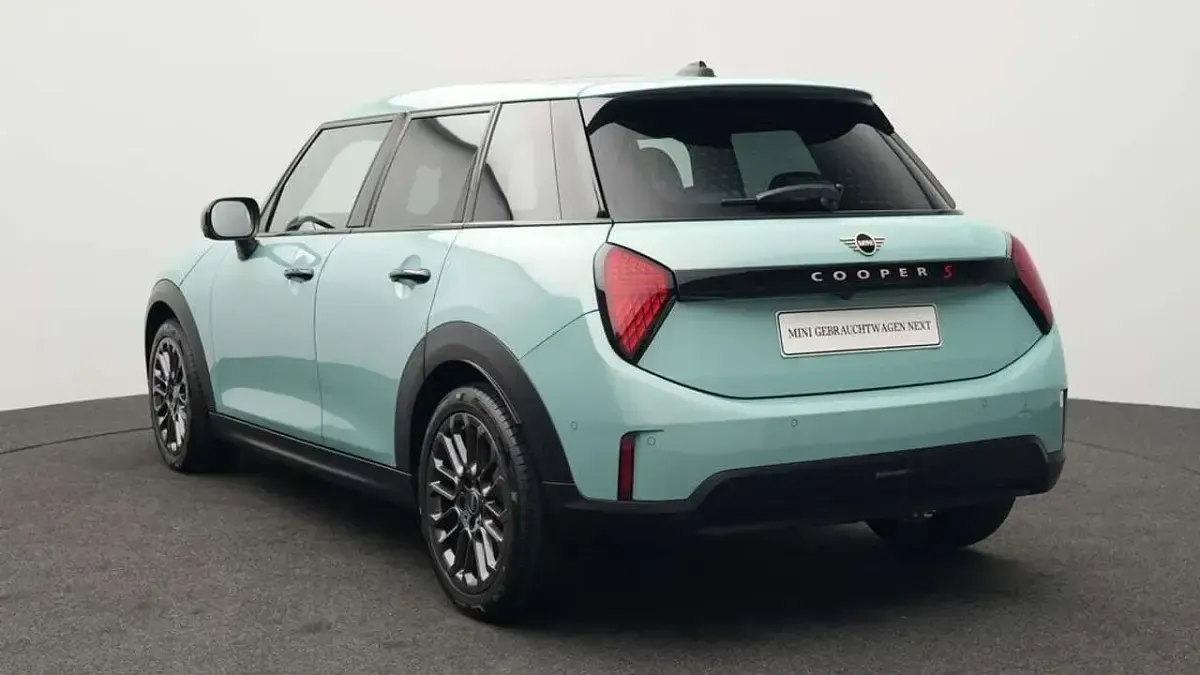 Gebraucht Mini Cooper S Classic 204 PS (150 kW) 2025 Grün Kleinwagen