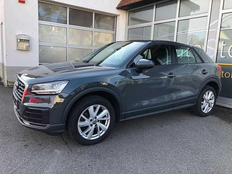 Gebraucht Audi Q2 Design 150 PS (110 kW) 2018 Grau SUV