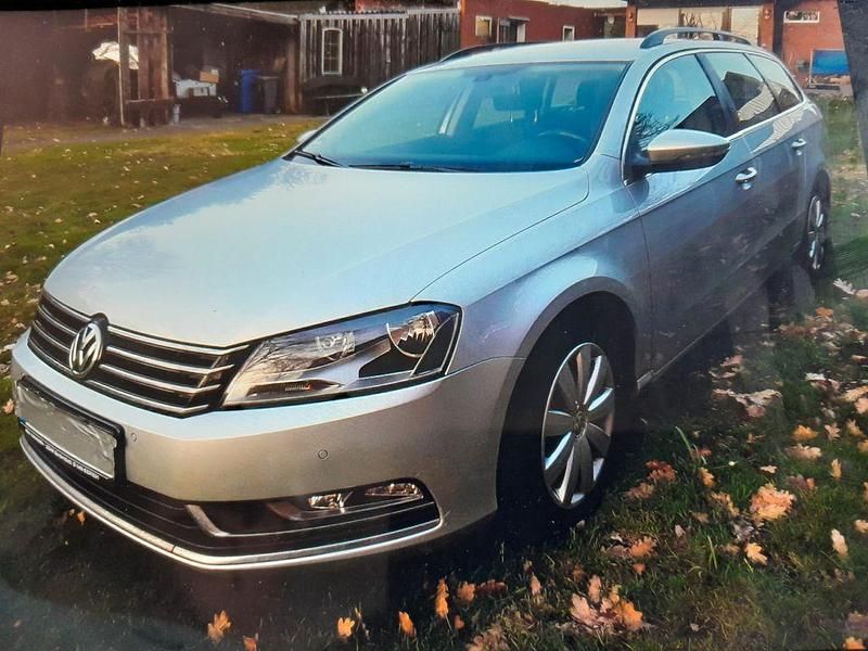 Gebraucht VW Passat Trendline 140 PS (102 kW) 2012 Silber Kombi