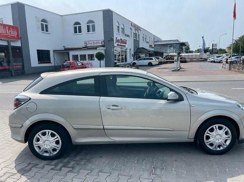 Gebraucht Opel Astra GTC Edition 105 PS (77 kW) 2007 Coupé