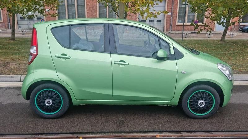 Gebraucht Suzuki Splash Basic 65 PS (47 kW) 2008 Grün Kleinwagen