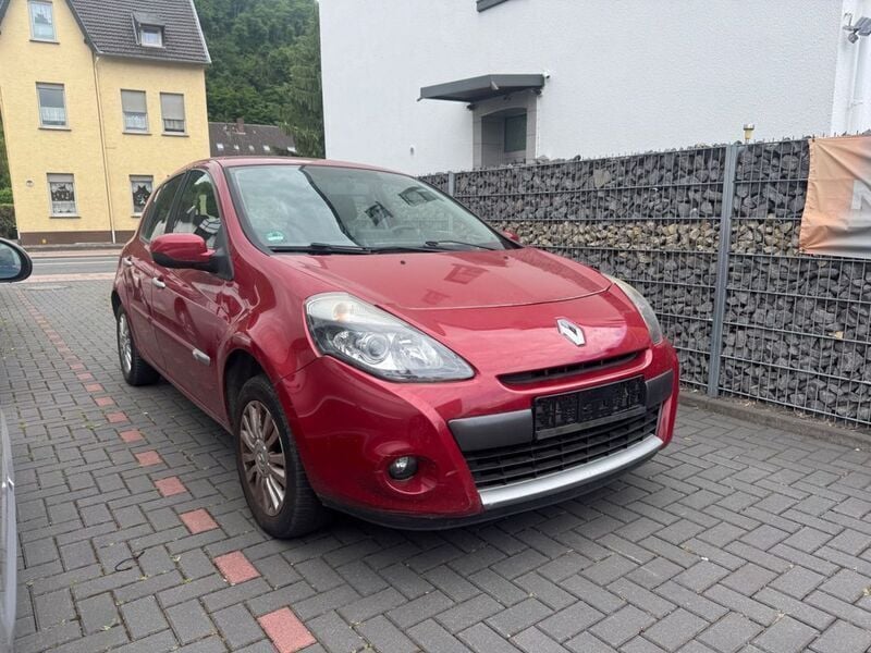 Rot Gebraucht 2009 Renault Clio III Dynamique Kleinwagen | 2.499 € (Guter Preis) - Bild 1/4