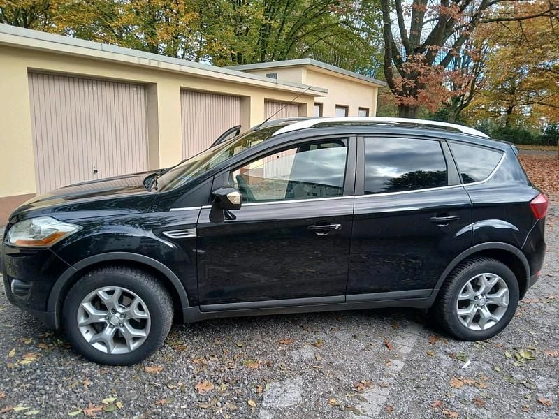 Gebraucht Ford Kuga 140 PS (102 kW) 2010 Schwarz SUV