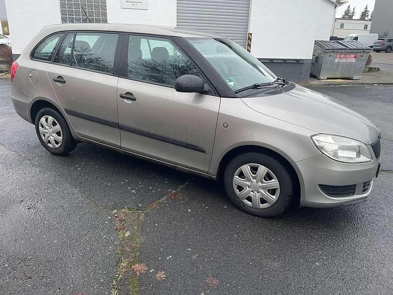 Gebraucht Skoda Fabia 69 PS (50 kW) 2012 Grau Kombi