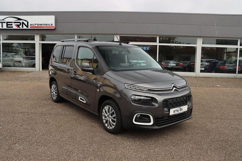 Grau Gebraucht 2019 Citroën Berlingo Feel Van / Kleinbus | 18.990 € (Etwas zu teuer) - Bild 1/4