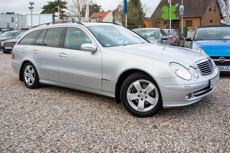Silber Gebraucht 2006 Mercedes E200 Kombi | 5.990 € (Fairer Preis) - Bild 1/4