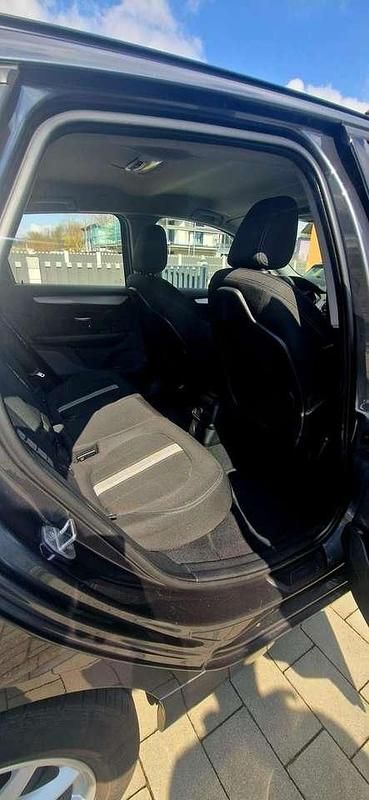 Gebraucht BMW 218 Advantage 150 PS (110 kW) 2017 Grau Van / Kleinbus