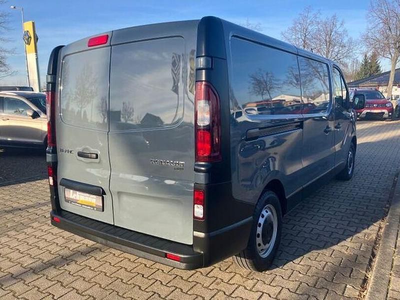 Gebraucht Renault Trafic Komfort 150 PS (110 kW) 2022 Grau Van / Kleinbus
