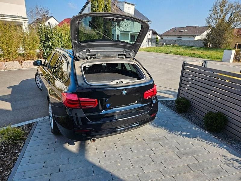 Gebraucht BMW 318 Sport Line 150 PS (110 kW) 2015 Schwarz Kombi