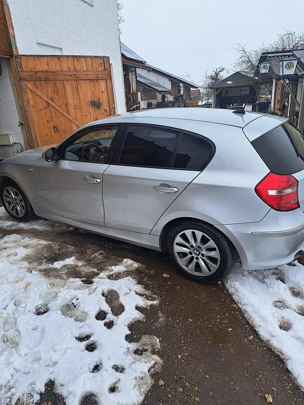 Gebraucht BMW 116 116 PS (85 kW) 2009 Silber Kleinwagen