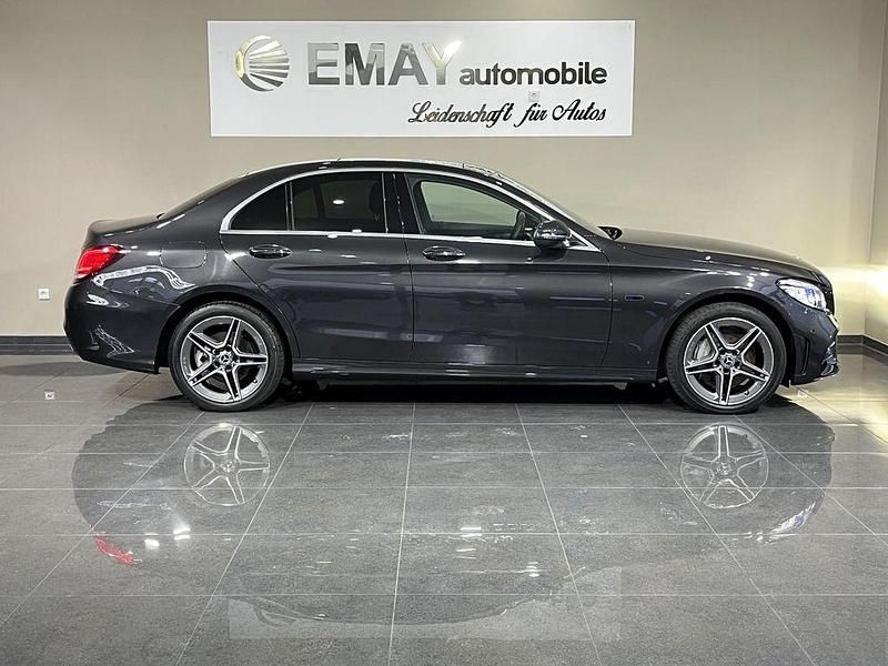 Gebraucht Mercedes C300e AMG line 194 PS (142 kW) 2020 Grafitgrau  metalliclack Limousine