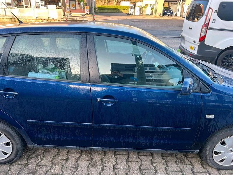 Gebraucht VW Polo Cricket 75 PS (55 kW) 2004 Blau Kleinwagen