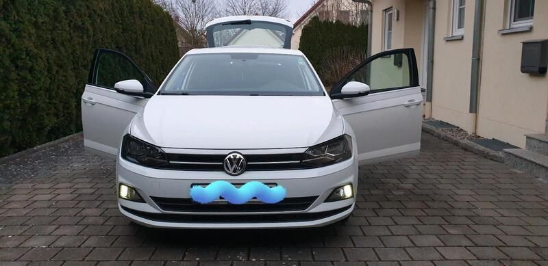 Weiß Gebraucht 2018 VW Polo Comfortline Kleinwagen | 9.798 € (Fairer Preis) - Bild 1/4