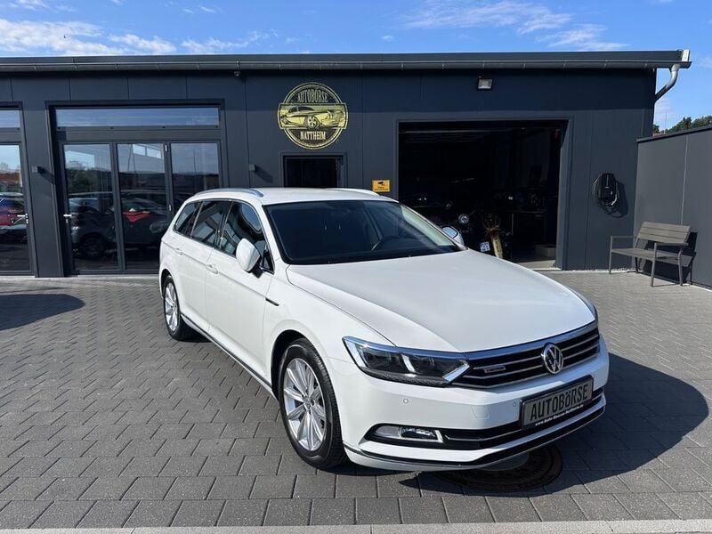 Pure white Gebraucht 2018 VW Passat Highline Kombi | 19.999 € (Guter Preis) - Bild 1/4