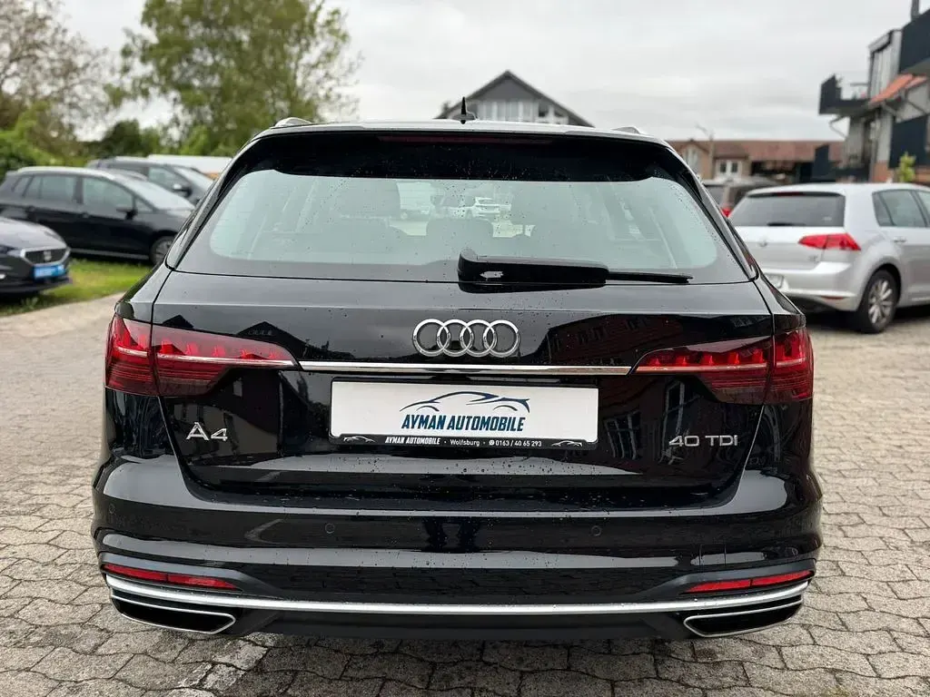 Używany Audi A4 Advanced 190 KM (139 kW) 2019 Czarny Kombi