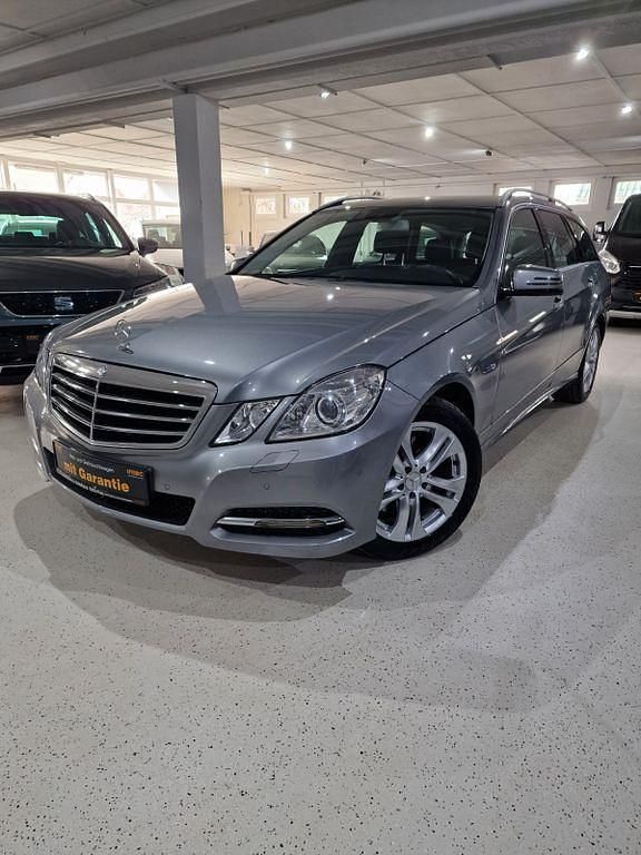 Gebraucht Mercedes E250 204 PS (150 kW) 2011 Silber Kombi