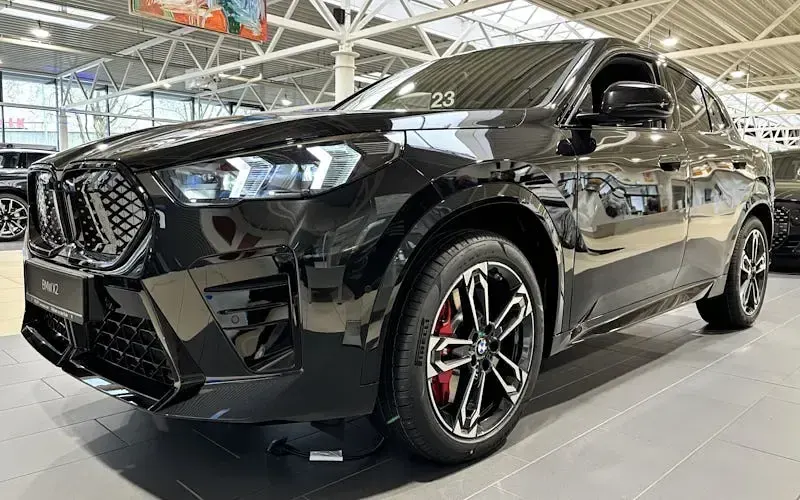Neu BMW iX2 M Sport 150 kW (204 PS) 2025 Schwarz SUV