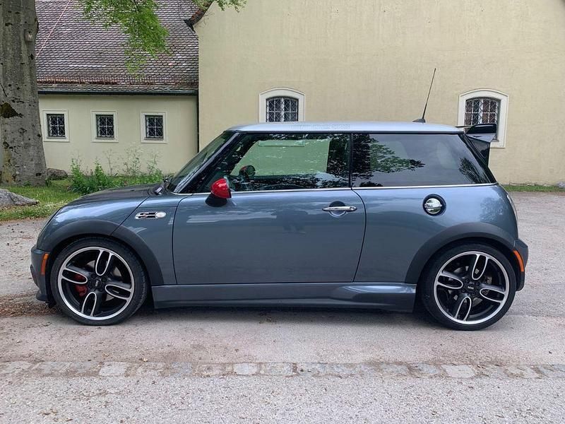Blau Gebraucht 2006 Mini John Cooper Works Kleinwagen | 28.999 € - Bild 1/4