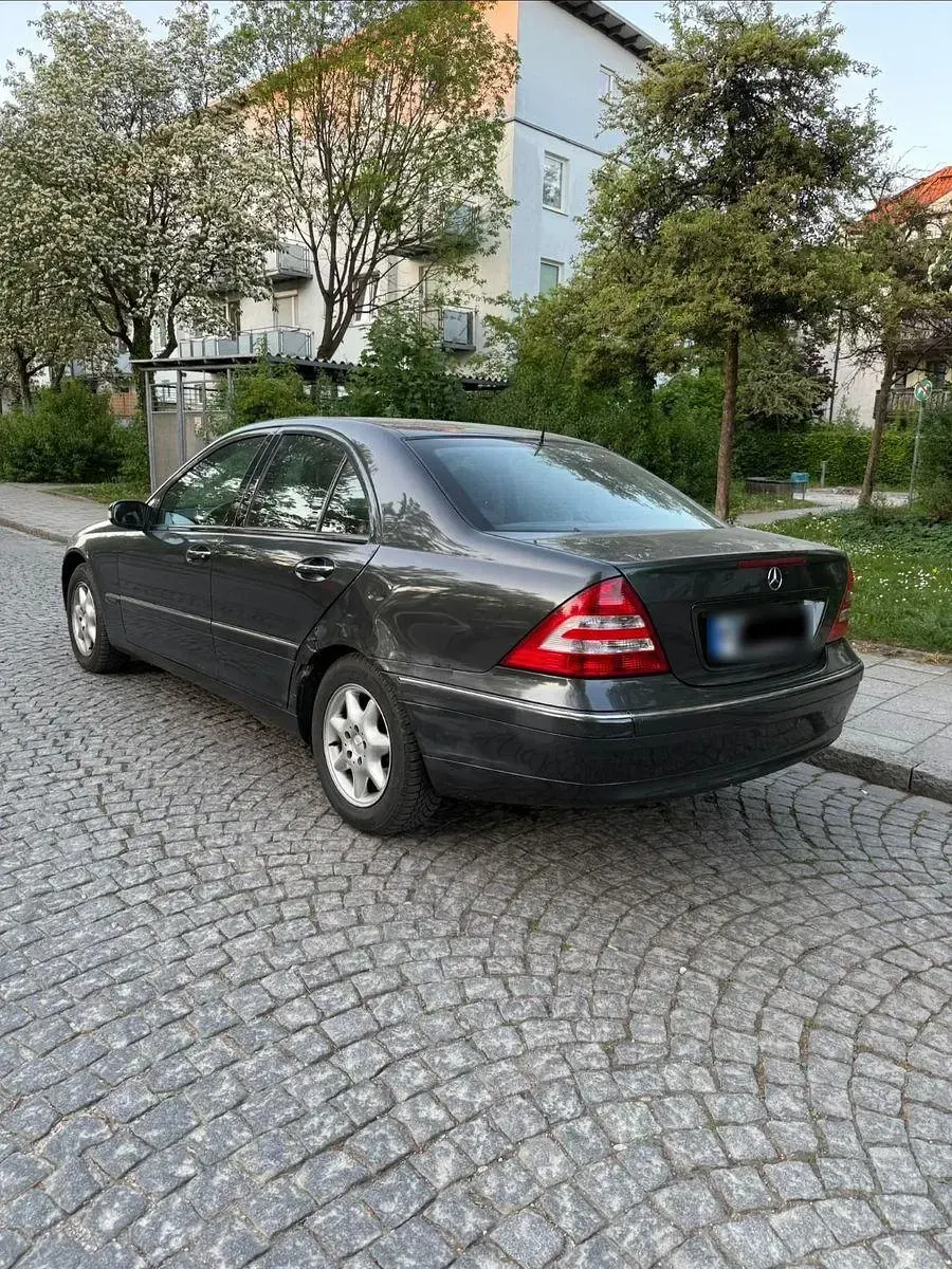 Gebraucht Mercedes C200 Elegance 163 PS (119 kW) 2001 Grau Limousine