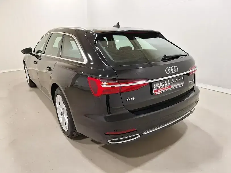Gebraucht Audi A6 Ambiente 286 PS (210 kW) 2021 Mythosschwarz metallic Kombi