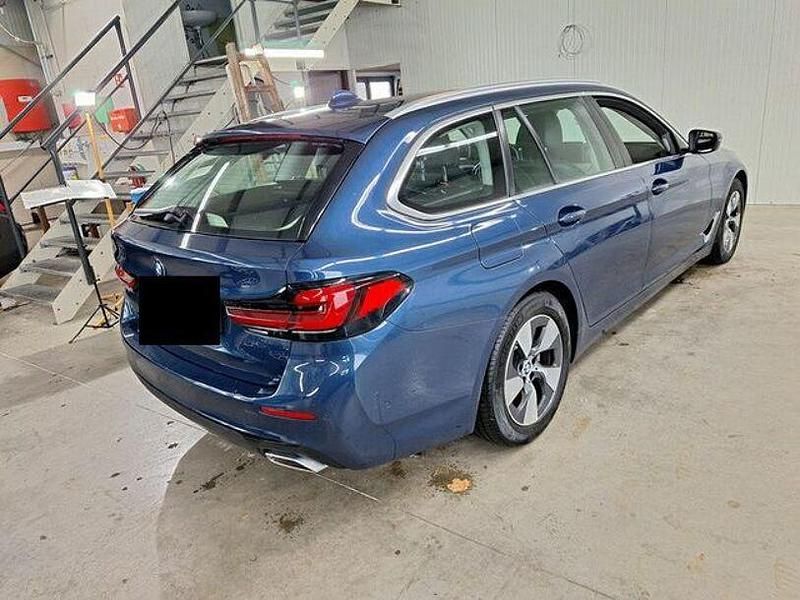 Gebraucht BMW 520 Sport Line 190 PS (139 kW) 2021 Phytonicblau (metallic) Kombi