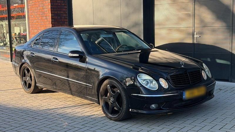 Schwarz Gebraucht 2002 Mercedes E500 AMG Limousine | 7.450 € (Fairer Preis) - Bild 1/4