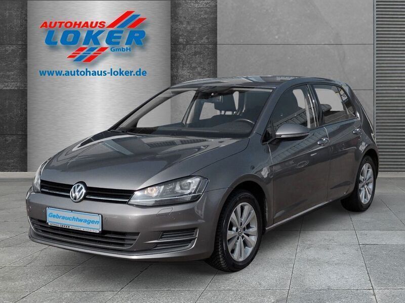 Grau Gebraucht 2016 VW Golf VII Comfortline Limousine | 10.980 € (Guter Preis) - Bild 1/4