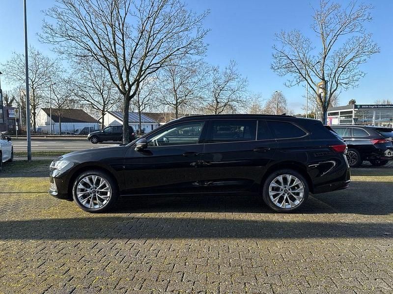 Neu Skoda Superb Selection 150 PS (110 kW) 2026 Schwarz Kombi