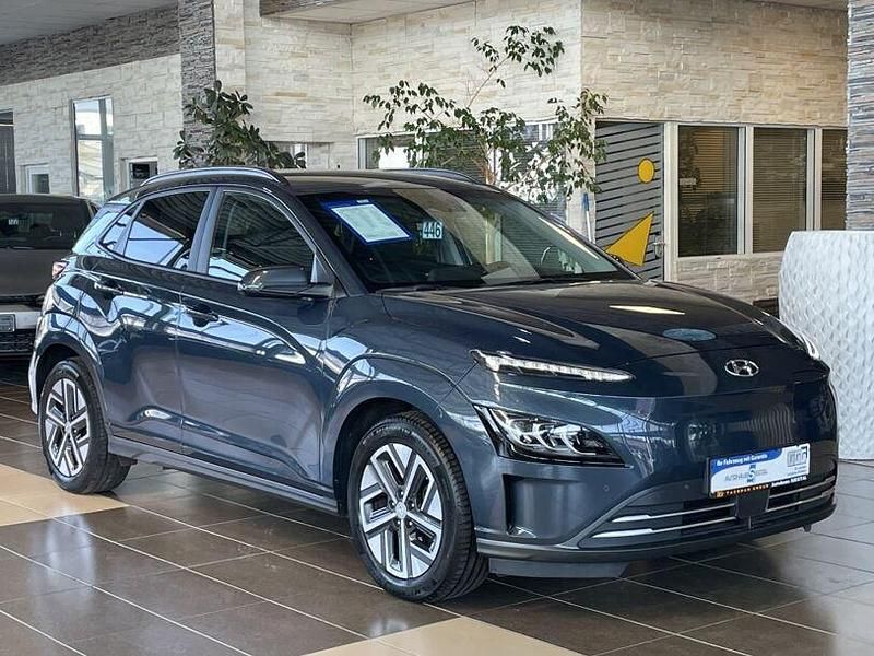 Blau teal blue / met (metallic) Gebraucht 2021 Hyundai Kona Trend SUV | 18.900 € (Guter Preis) - Bild 1/4