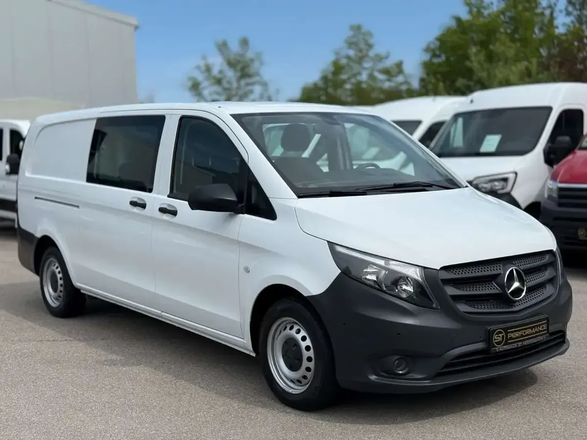 Gebraucht Mercedes Vito 163 PS (119 kW) 2020 Arktikweiss Van