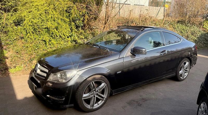 Gebraucht Mercedes C180 156 PS (114 kW) 2012 Andere farben Coupé