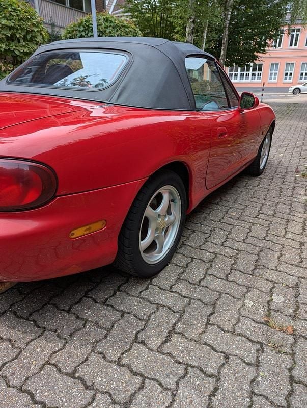 Gebraucht Mazda MX5 140 PS (102 kW) 2000 Rot Cabrio