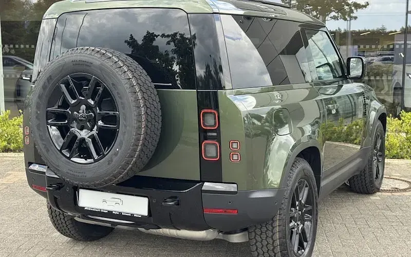 Gebraucht Land Rover Defender S 250 PS (183 kW) 2026 Grün SUV