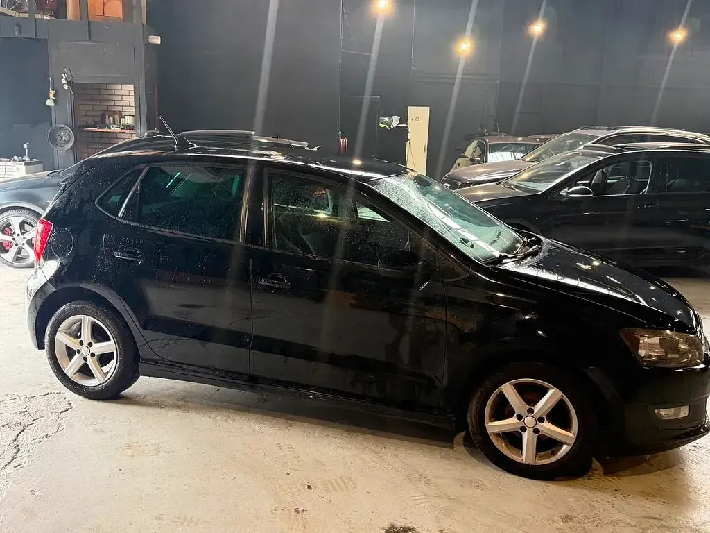 Gebraucht VW Polo 75 PS (55 kW) 2012 Schwarz Kleinwagen