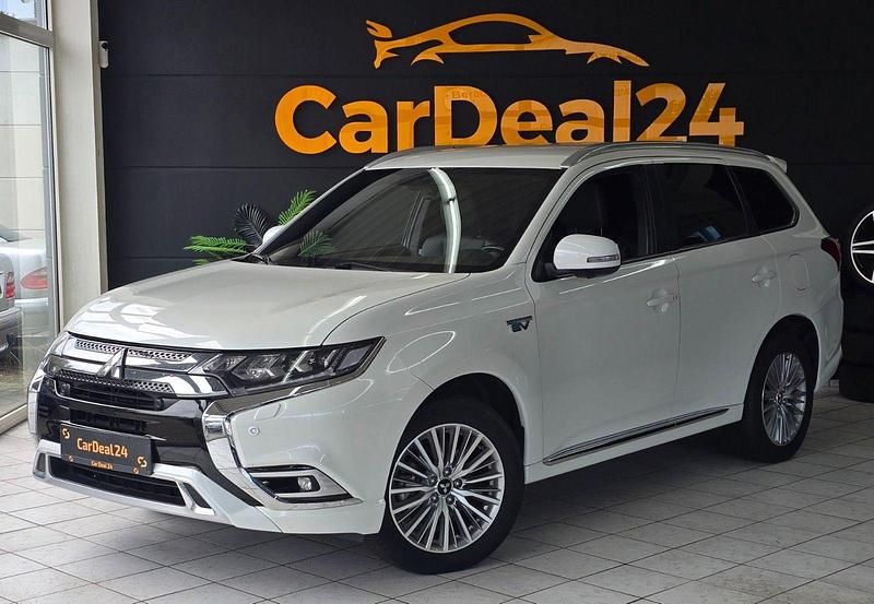 Weiß Gebraucht 2019 Mitsubishi Outlander P-HEV Edition SUV | 19.499 € (Superpreis) - Bild 1/4