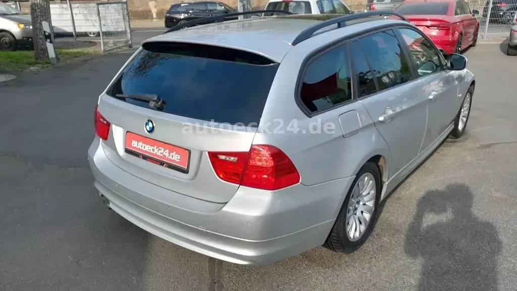 Gebraucht BMW 318 Sport Line 143 PS (105 kW) 2009 Silber Kombi