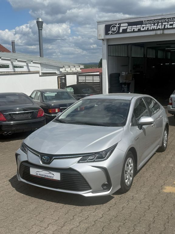 Silber Gebraucht 2019 Toyota Corolla Hybrid Comfort Limousine | 19.800 € (Fairer Preis) - Bild 1/4